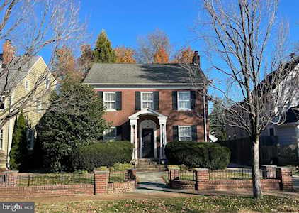 1423 N Highland St Arlington, VA 22201