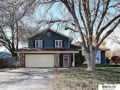 811 Oak Ridge Rd Papillion, NE 68046