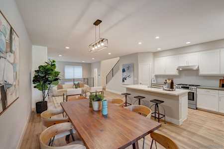 349 Oak Ave Carlsbad, CA 92008
