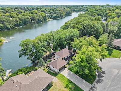 1289 Karth Lake Circle Arden Hills, MN 55112