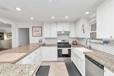 12802 Manor Dr Brookside, TX 77581