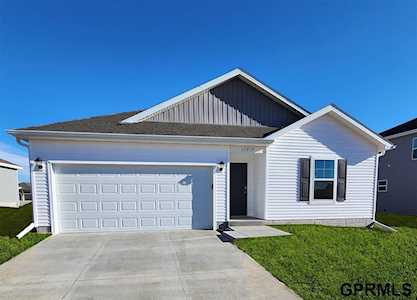 10824 S 177th St Omaha, NE 68136