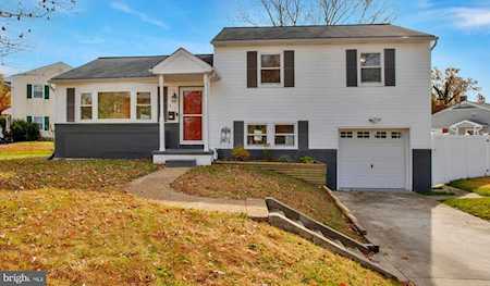 513 Elizabeth Rd Glen Burnie, MD 21061