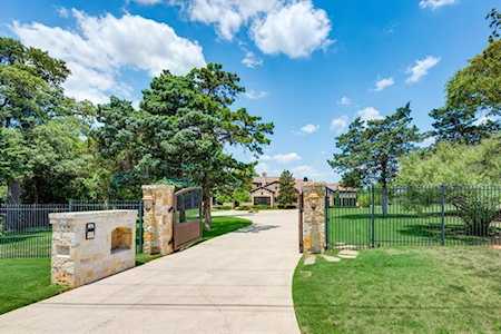 520 W Highland Street Southlake, TX 76092