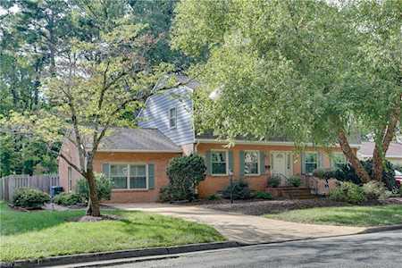 109 Leslie Dr Newport News, VA 23606