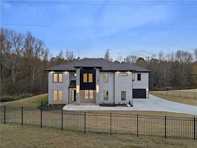 1550 Franklin Circle Dacula, GA 30019