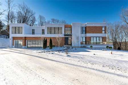 16 Hollow Ridge Rd Bedford Corners, NY 10549
