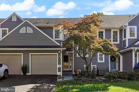 212 E Village Ln Chadds Ford, PA 19317