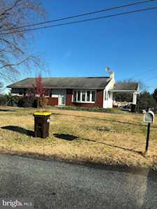1706 Lakeshore Dr Pennsburg, PA 18073