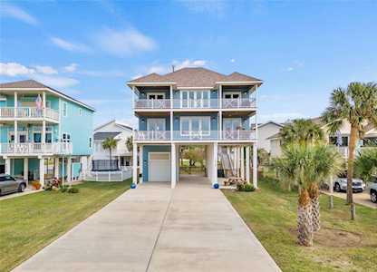 4218 Pelican Ln Galveston, TX 77554