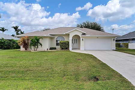 99 Sportsman Rd Rotonda West, FL 33947
