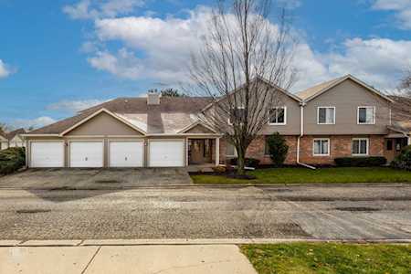 7040 Park Lane Ct #8-203 Woodridge, IL 60517