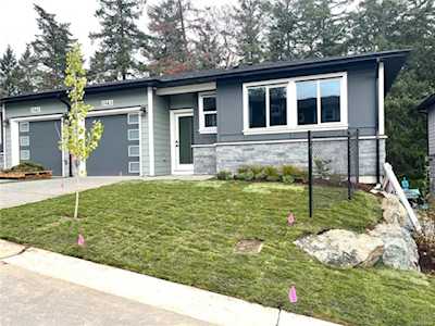 1943 West Park Lane View Royal, BC V9B 5Z2