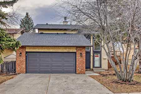 115 Berkshire Place NW Calgary, AB T3K 1Z7