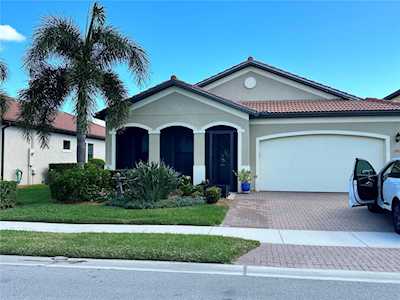 24252 Euphoria Dr Venice, FL 34293