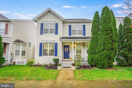 42646 Harris St Chantilly, VA 20152