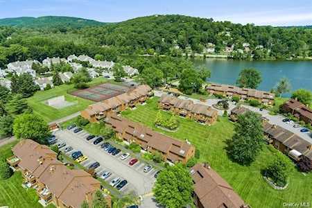 581 Panorama Dr Mohegan Lake, NY 10547