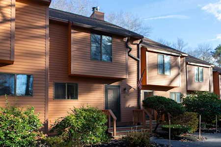 21 Dunvegan Woods Dr Hampton, NH 03842