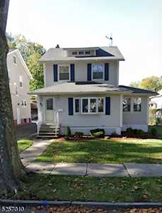 97 Roosevelt Ave East Orange City, NJ 07017
