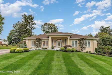 302 Blankenbaker Ln Louisville, KY 40207