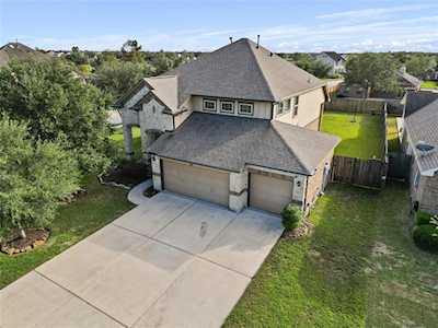 2901 Flower Creek Dickinson, TX 77539