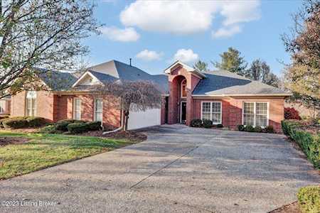10023 Forest Village Ln Louisville, KY 40223