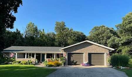 1036 Seneca Dr Crown Point, IN 46307