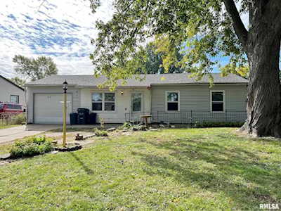 27 Hialeah Dr Bartonville, IL 61607