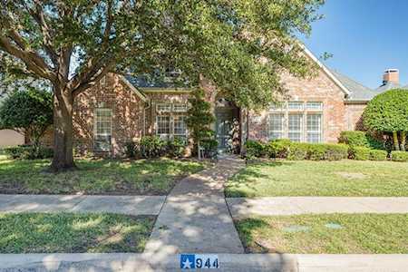 944 Falcon Lane Coppell, TX 75019