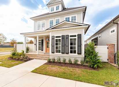 1809 Ville Marie St Baton Rouge, LA 70808