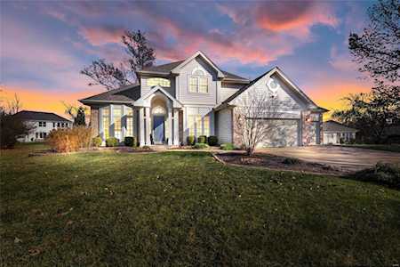2206 Twin Estates Circle Chesterfield, MO 63017