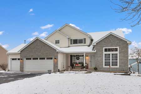 690 Linden Dr Carol Stream, IL 60188