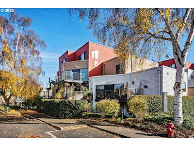 620 NW Naito PKWY #B10 Portland, OR 97209
