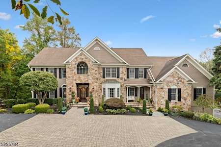 5 Heath Dr Chester Twp., NJ 07930