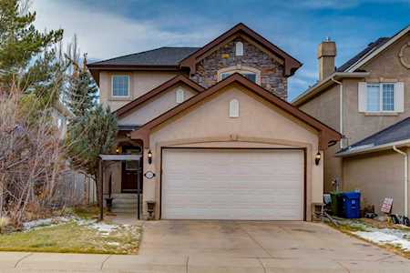 336 Cresthaven Place SW Calgary, AB T3B 5W5