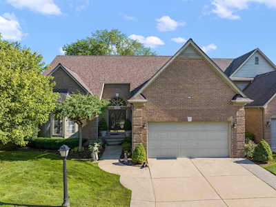 18785 River Pointe Dr Clinton Township, MI 48038