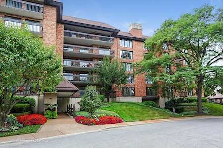 3851 Mission Hills Rd #205 Northbrook, IL 60062