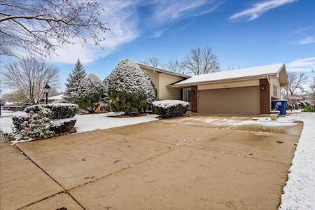 1637 Holly Ave Darien, IL 60561