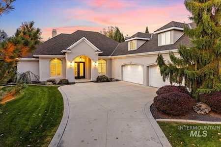 644 W Headwaters Dr Eagle, ID 83616