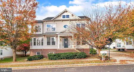 8844 Song Sparrow Dr Gainesville, VA 20155