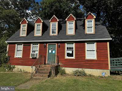 674 Chestnut Springs Ln Glen Burnie, MD 21060
