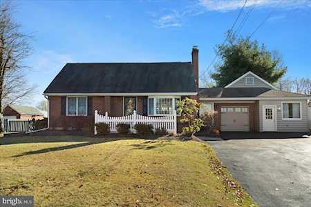 2796 N Charlotte St Gilbertsville, PA 19525