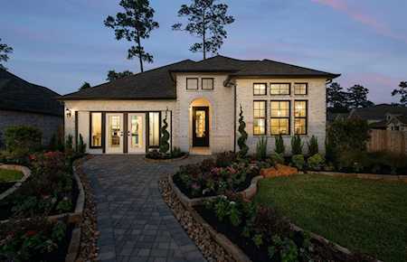 2610 Oakland Park Dr Spring, TX 77386