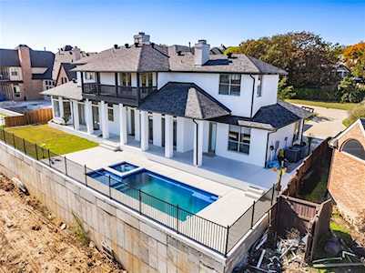 802 Lake Haven Court Highland Village, TX 75077