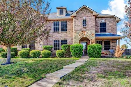 2039 Godiva Street Lancaster, TX 75134