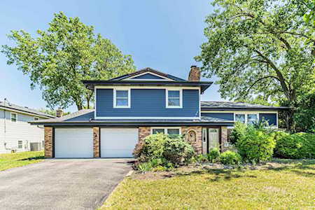 505 Laburnum Dr Northbrook, IL 60062