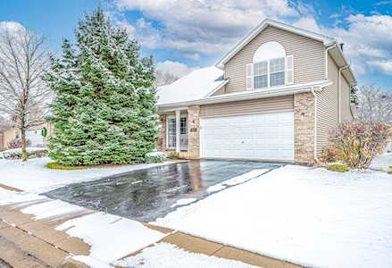 4612 Edinburgh Ct Joliet, IL 60431