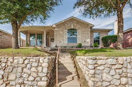 2945 Midbury Drive Lancaster, TX 75134