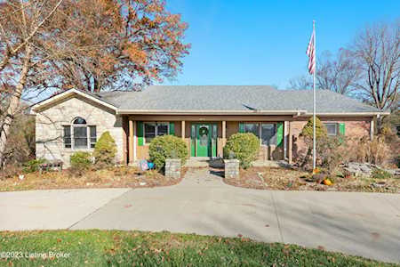 674 W Laurel River Dr Shepherdsville, KY 40165