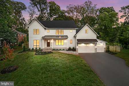 2419 Luckett Ave Vienna, VA 22180